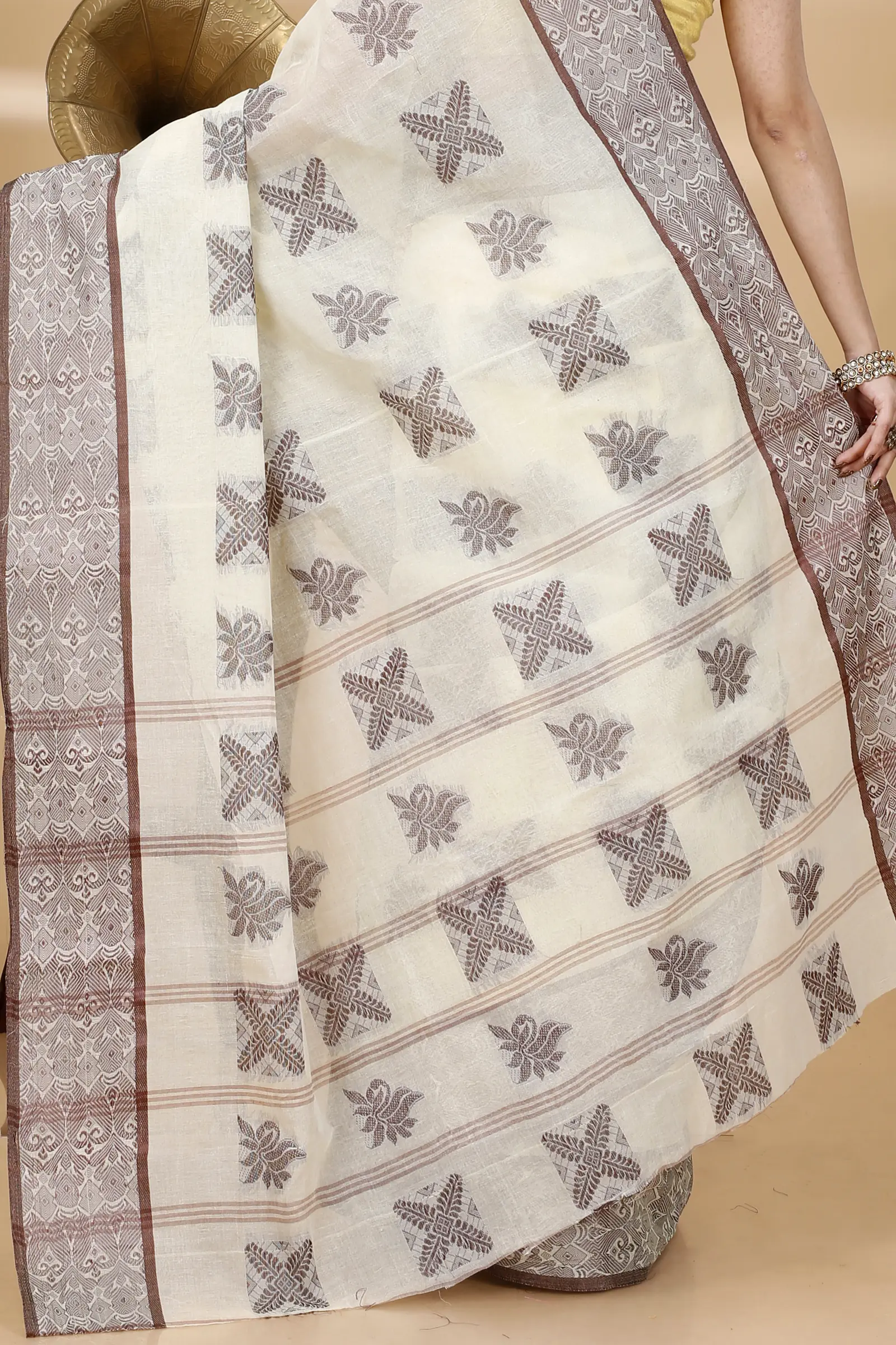 Off-White Pure Cotton Suparna Buti Tant Saree (758)