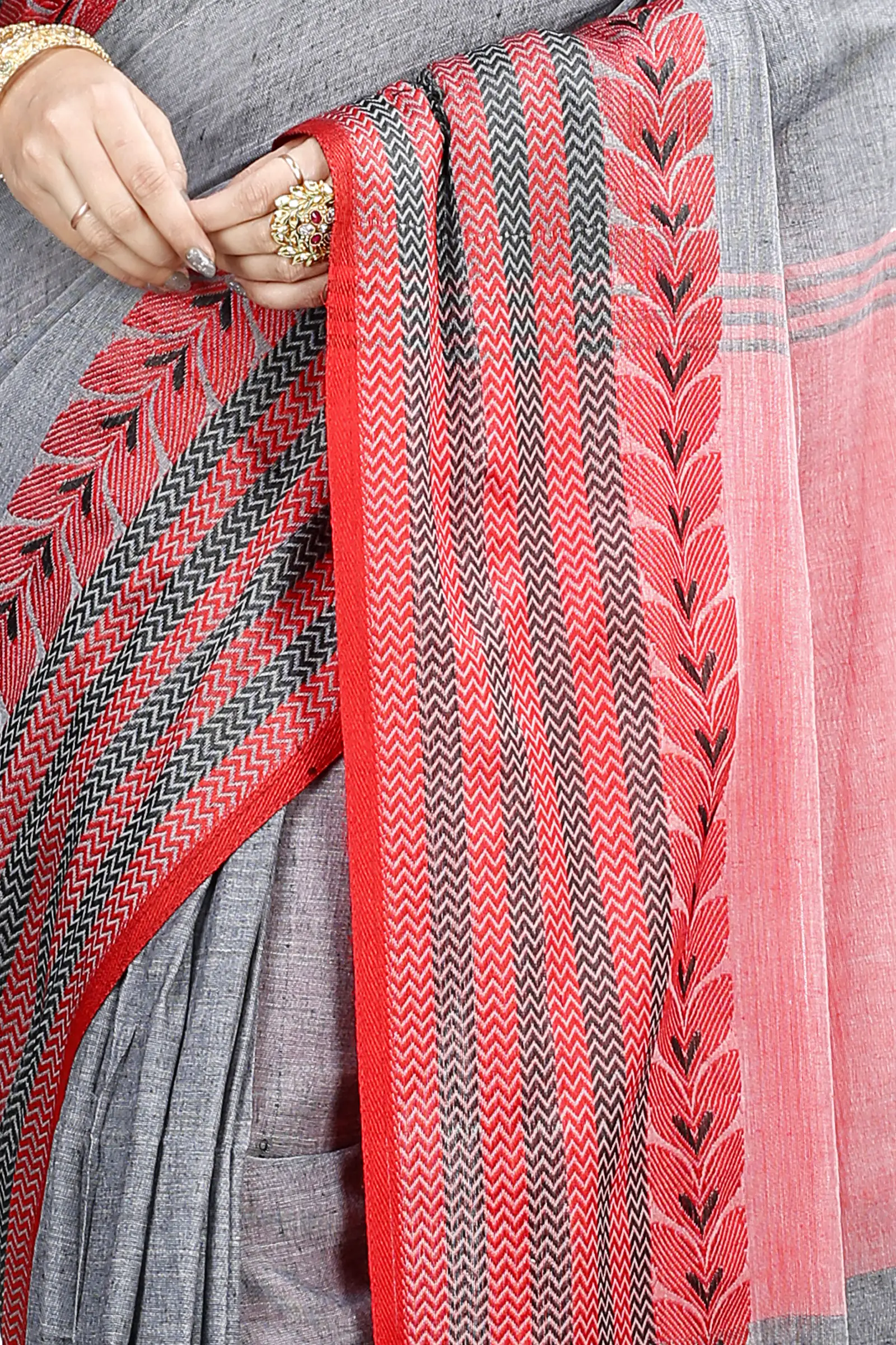 Grey Pure Cotton Rohal Hand Loom Saree (8002)