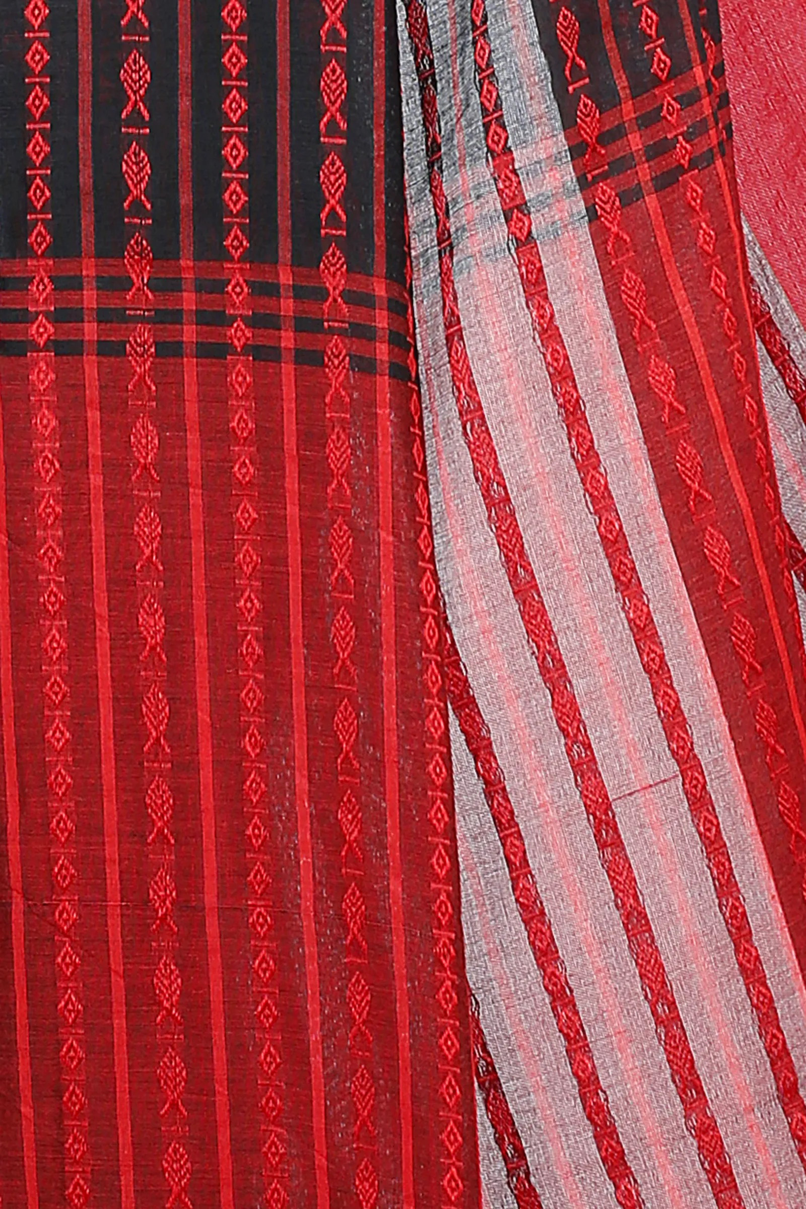 Black Maroon Pure Cotton Rohal Hand Loom Saree (8016)