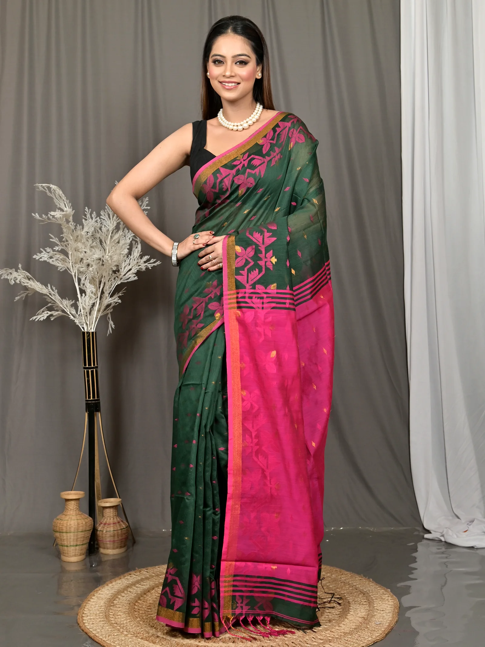 Green Pink Cotton Parvon Kanjivaram Silk Saree  (81)