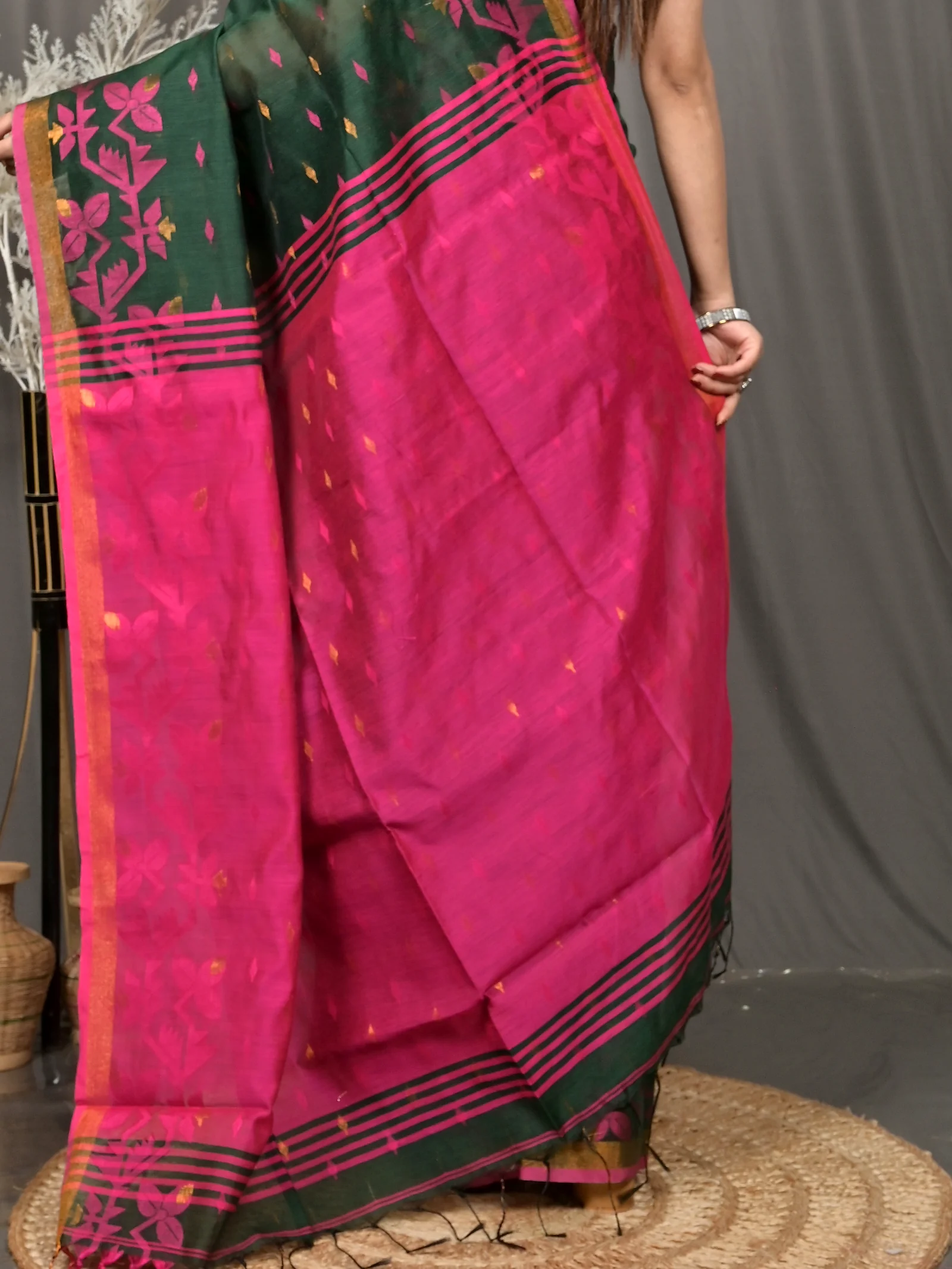 Green Pink Cotton Parvon Kanjivaram Silk Saree  (81)