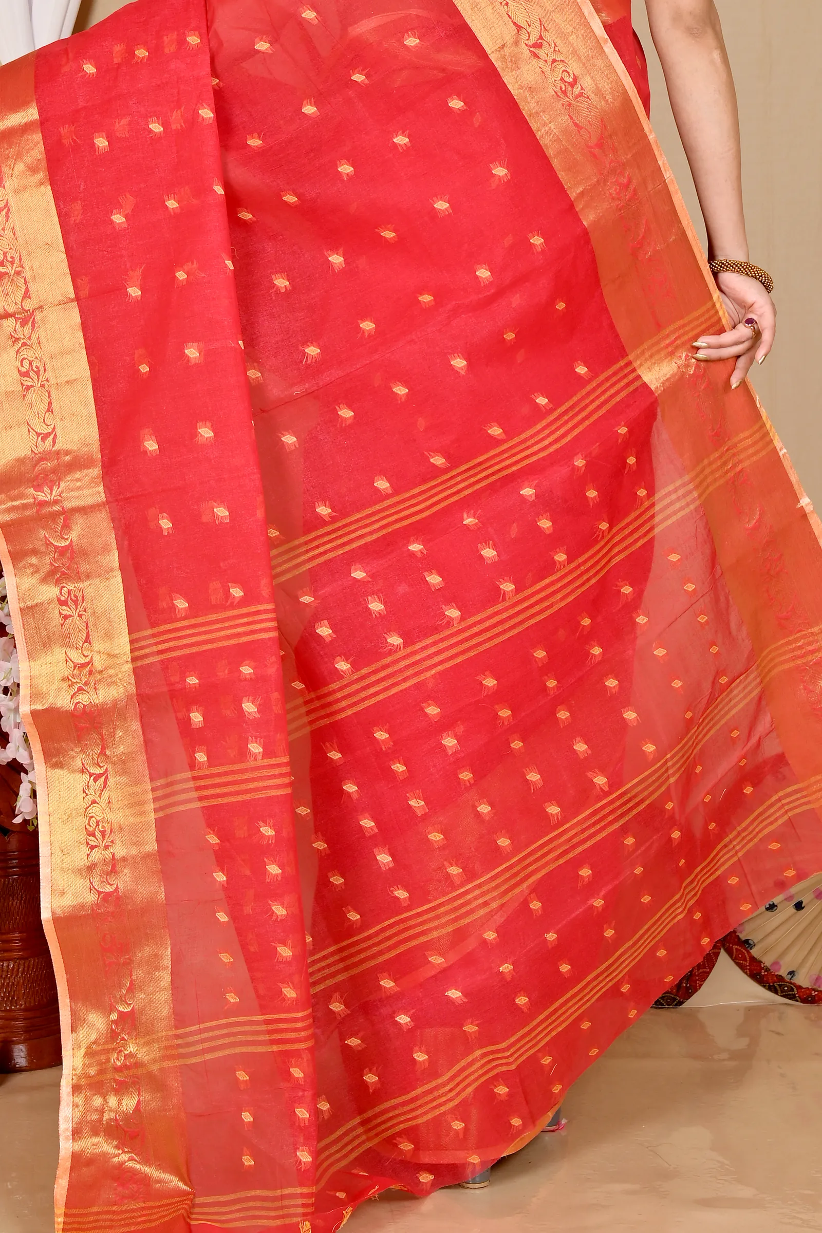 Red Pure Cotton Churi_Par Tant Saree (860)