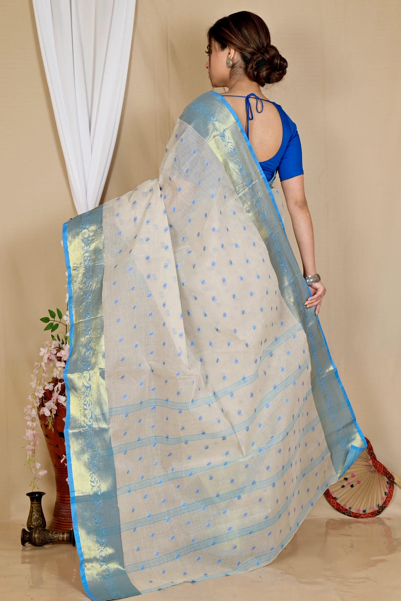 Off-White Pure Cotton Churi_Par Tant Saree (863)
