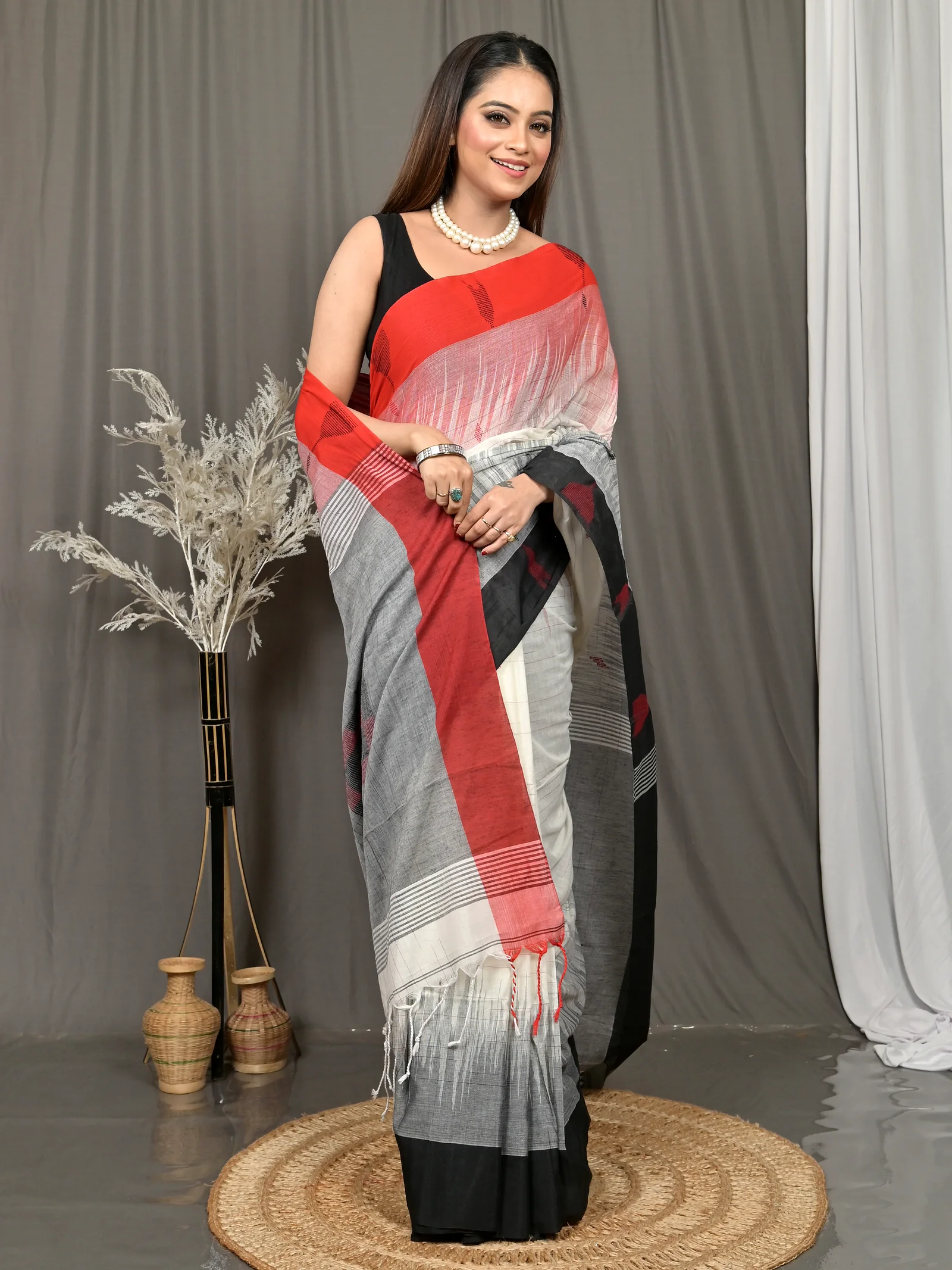 Black Red Cotton Soumon Kotki Saree  (87)