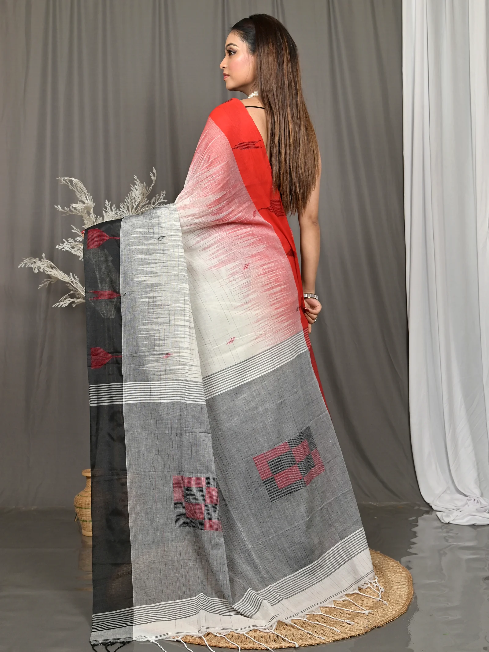 Black Red Cotton Soumon Kotki Saree  (87)