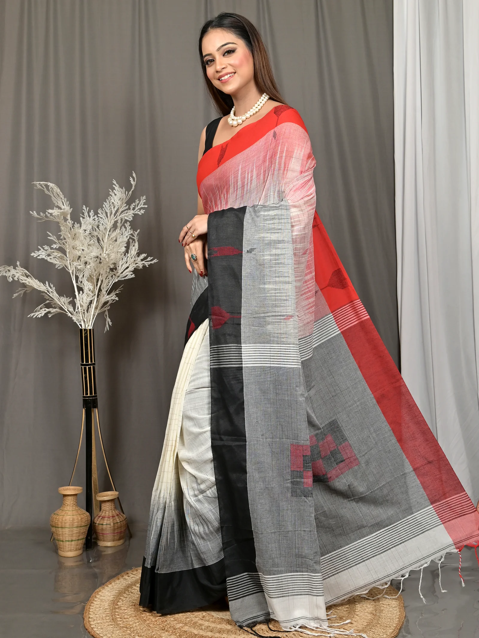 Black Red Cotton Soumon Kotki Saree  (87)