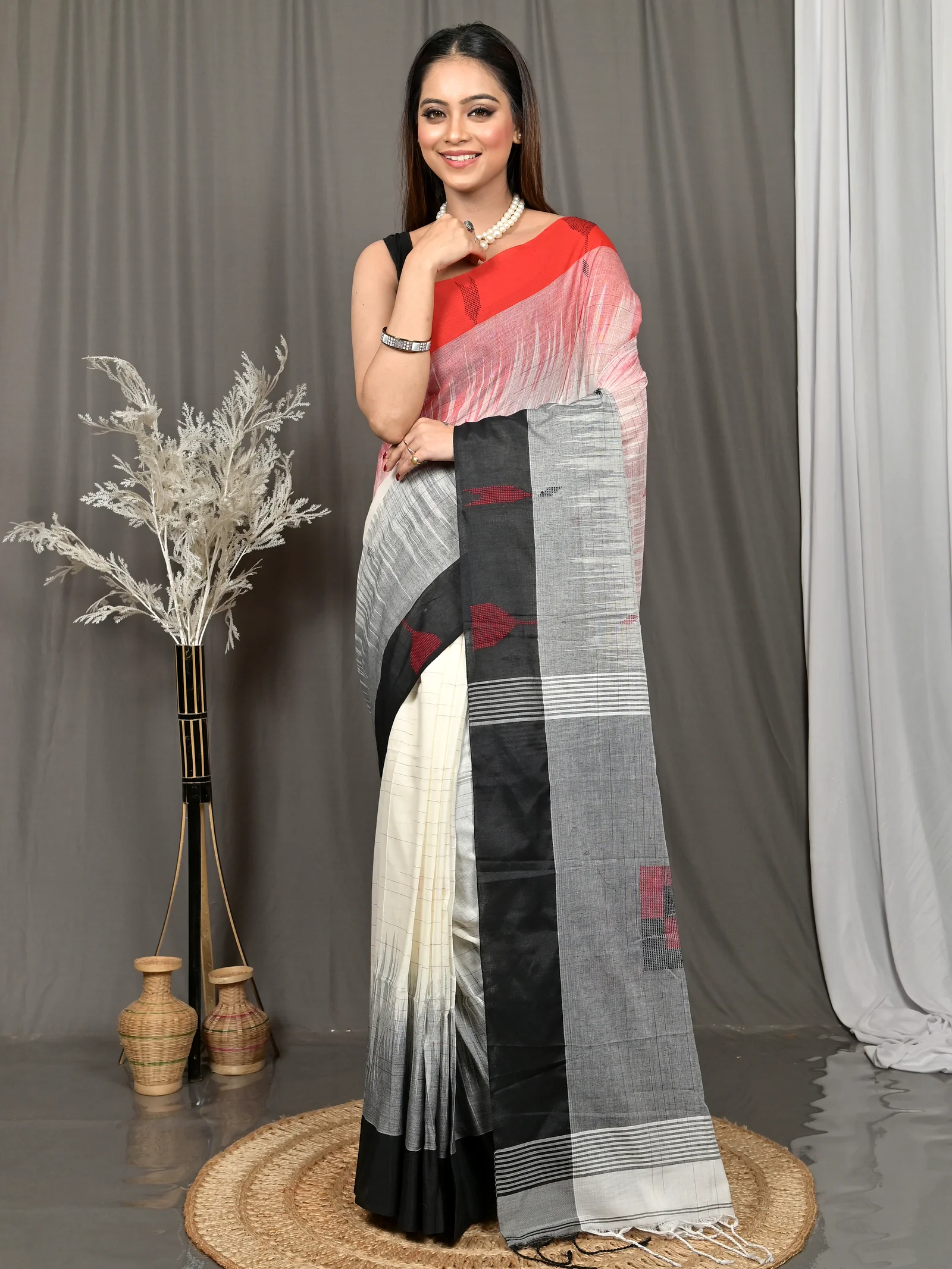 Black Red Cotton Soumon Kotki Saree  (87)