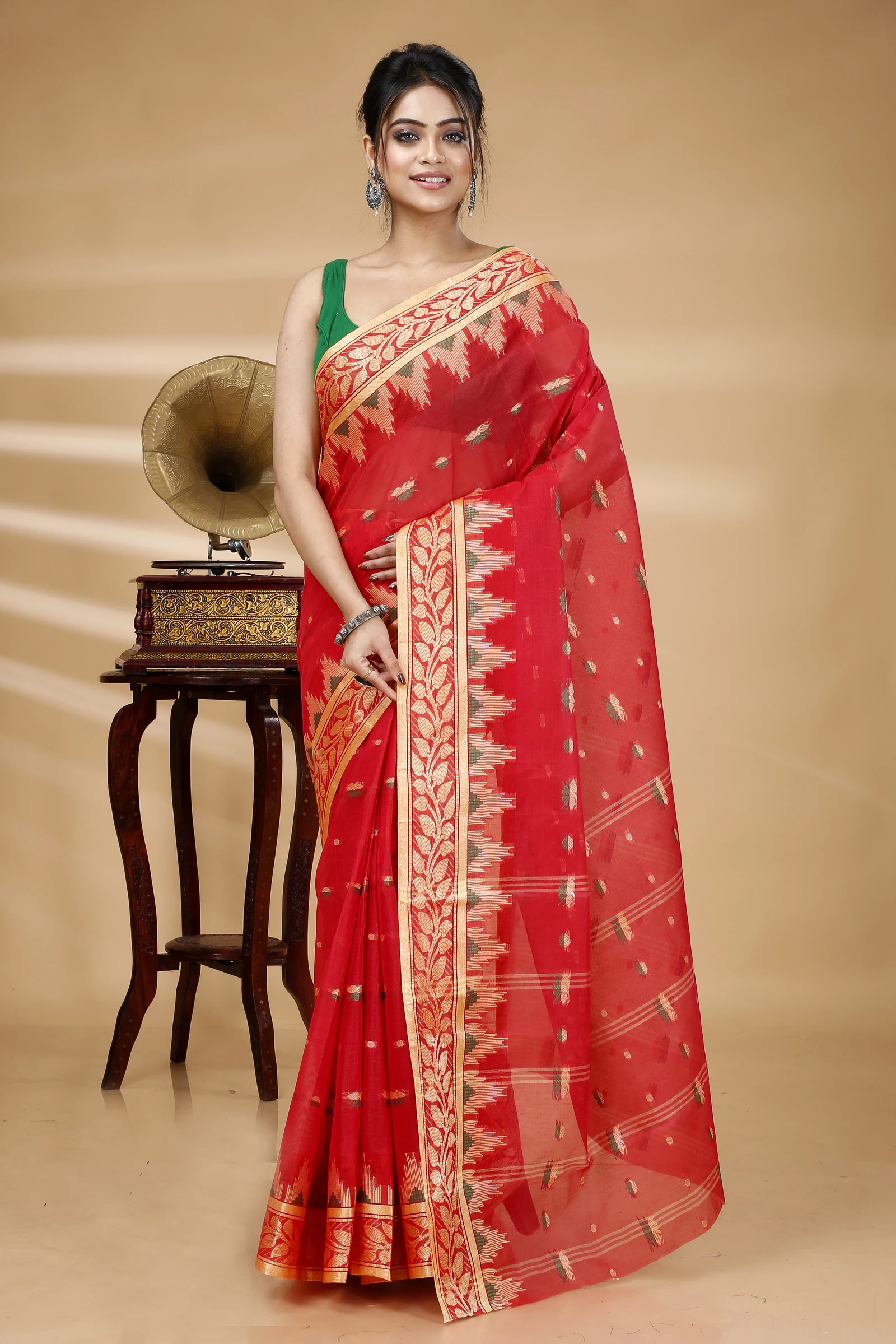 Red Pure Cotton Gunjan Tant Saree (932)