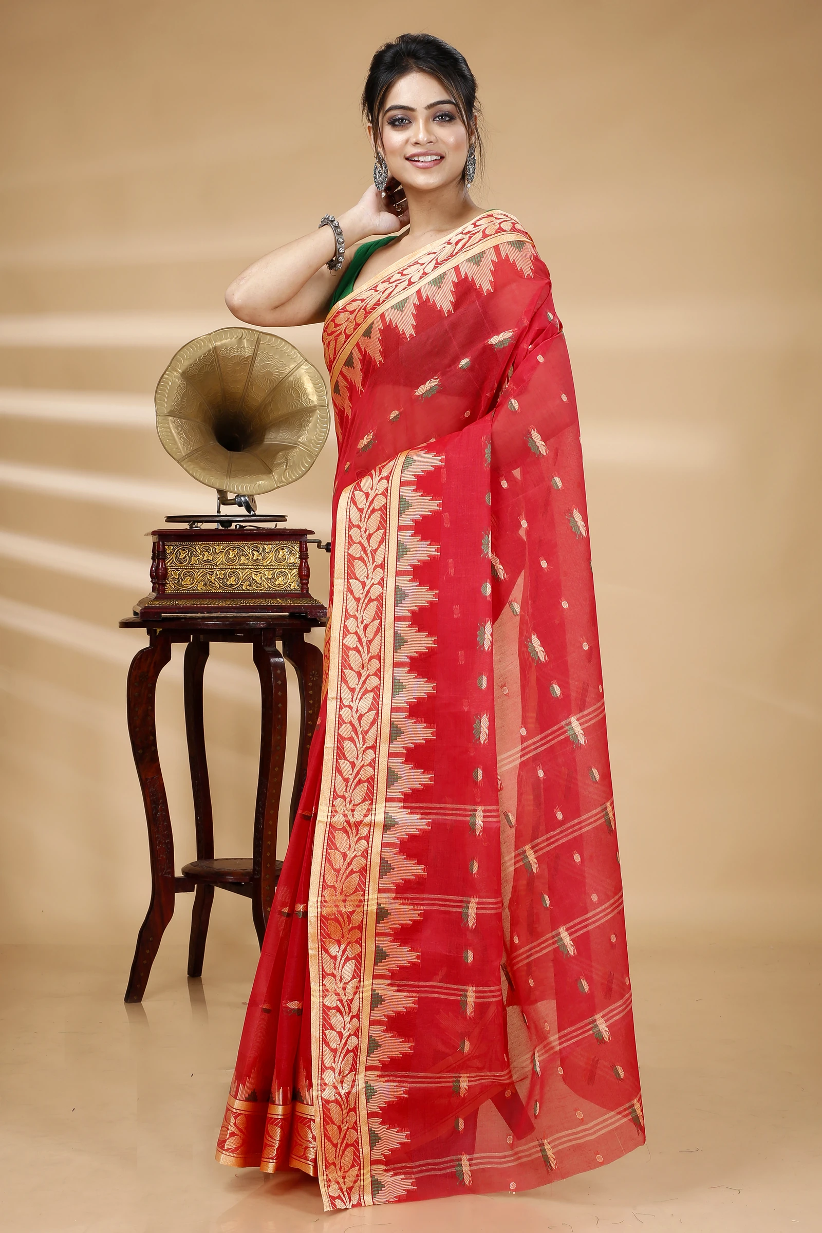 Red Pure Cotton Gunjan Tant Saree (932)