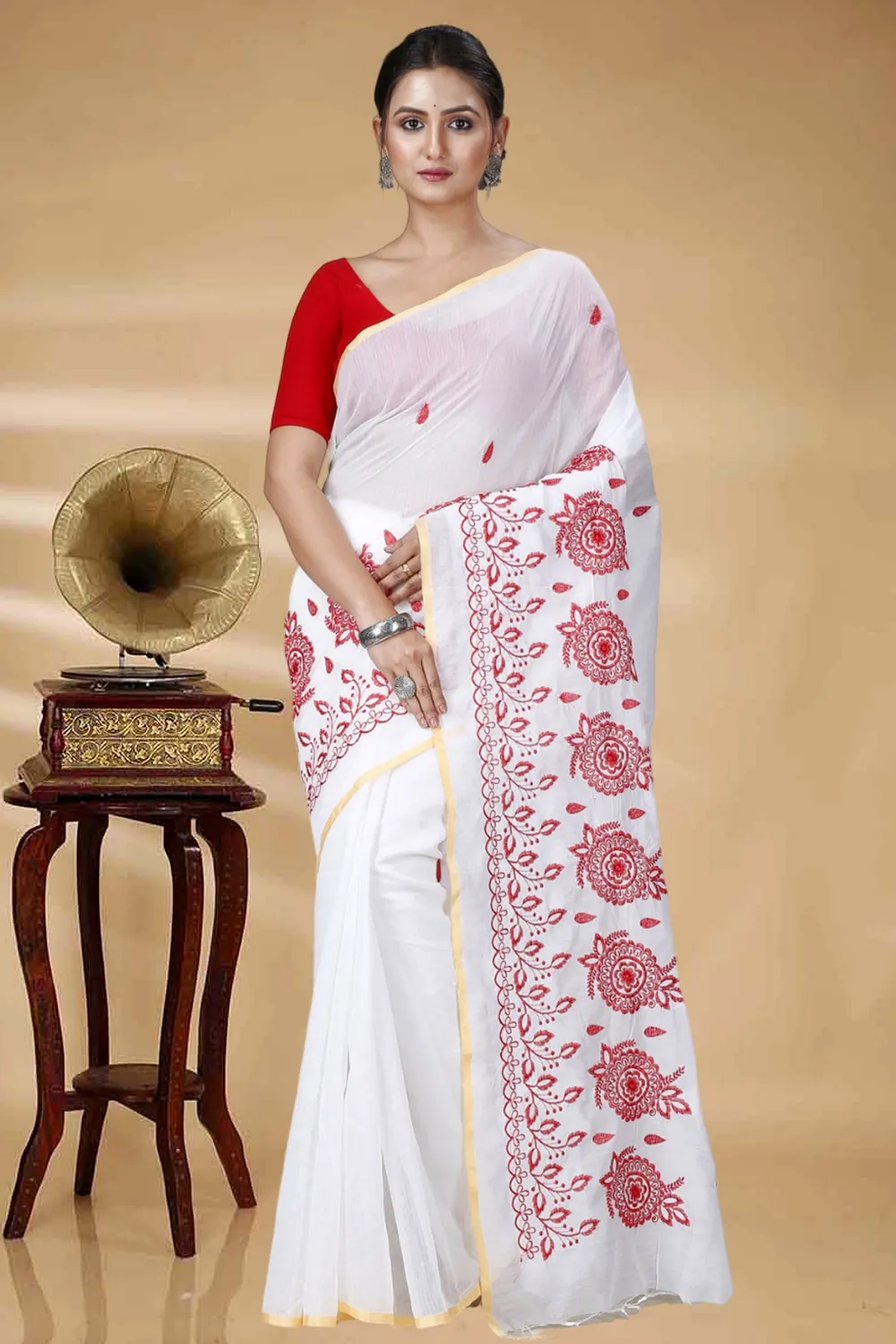 White Blended Cotton Tabu Hand Loom Saree (1242)