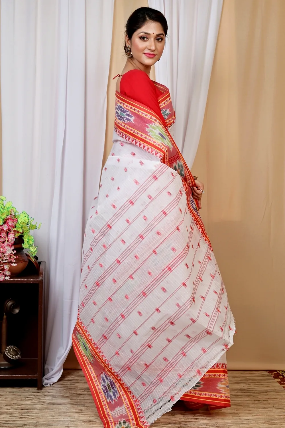 Red and White Pure Cotton Hema Tant Saree (1607)