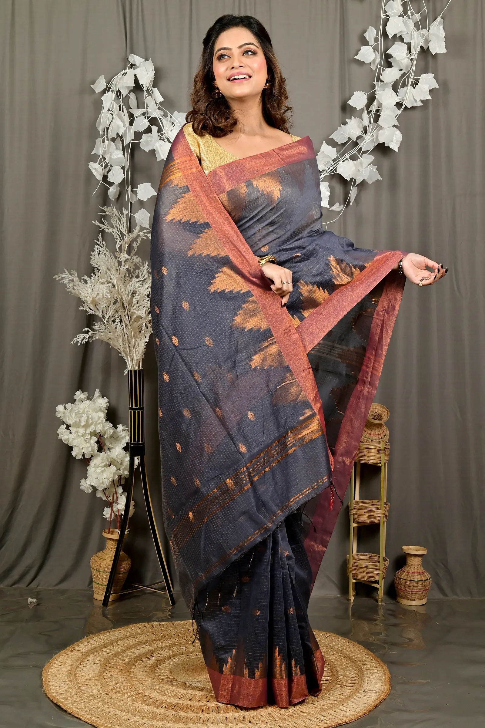 Black Cotton Blend Daypi Hand Loom Saree (1894)