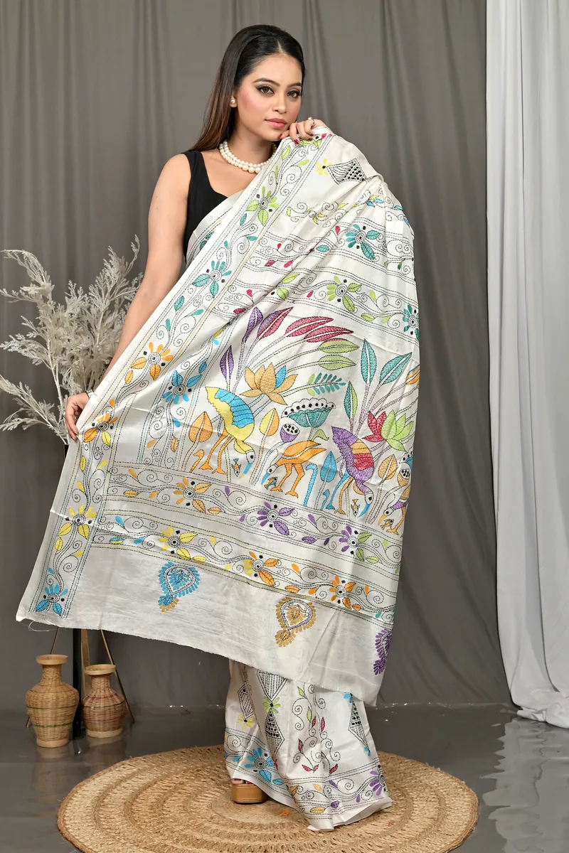 White Cotton Bolpur Kantha Stitch Saree (20)
