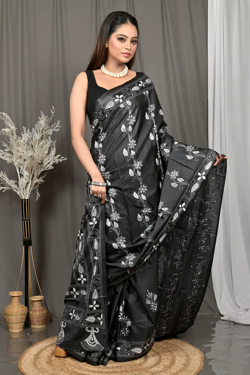 Black Cotton Bolpur Kantha Stitch Saree (21)