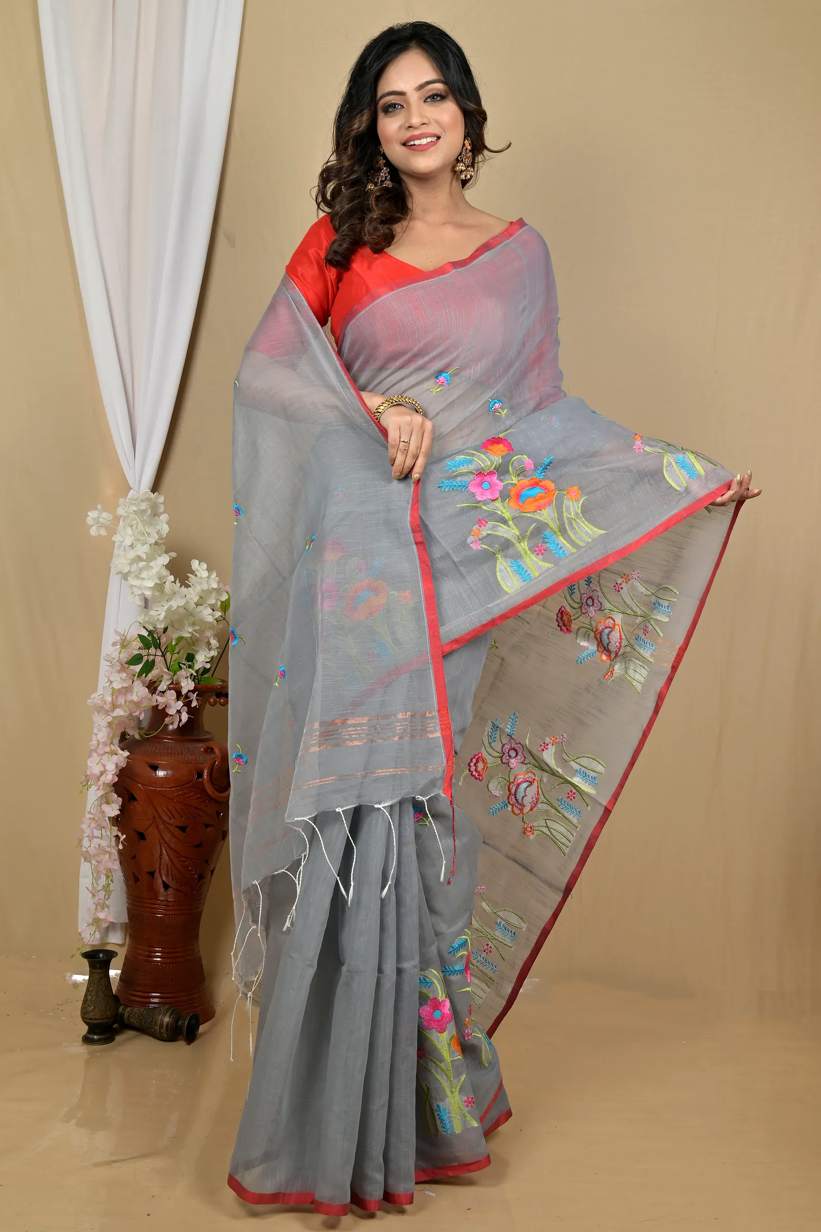 Grey Blended Cotton Himika Embroidery Handloom saree (2121)