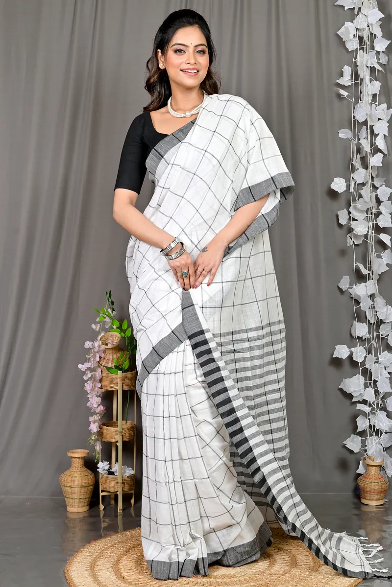 White Black Cotton Blended Parodhi Hand Loom Saree (481)