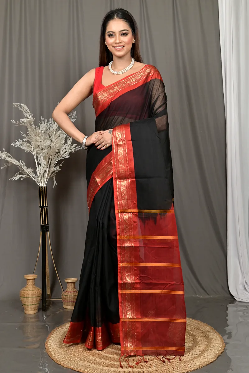 Black Red Cotton Parlik Gadwal Saree  (64)