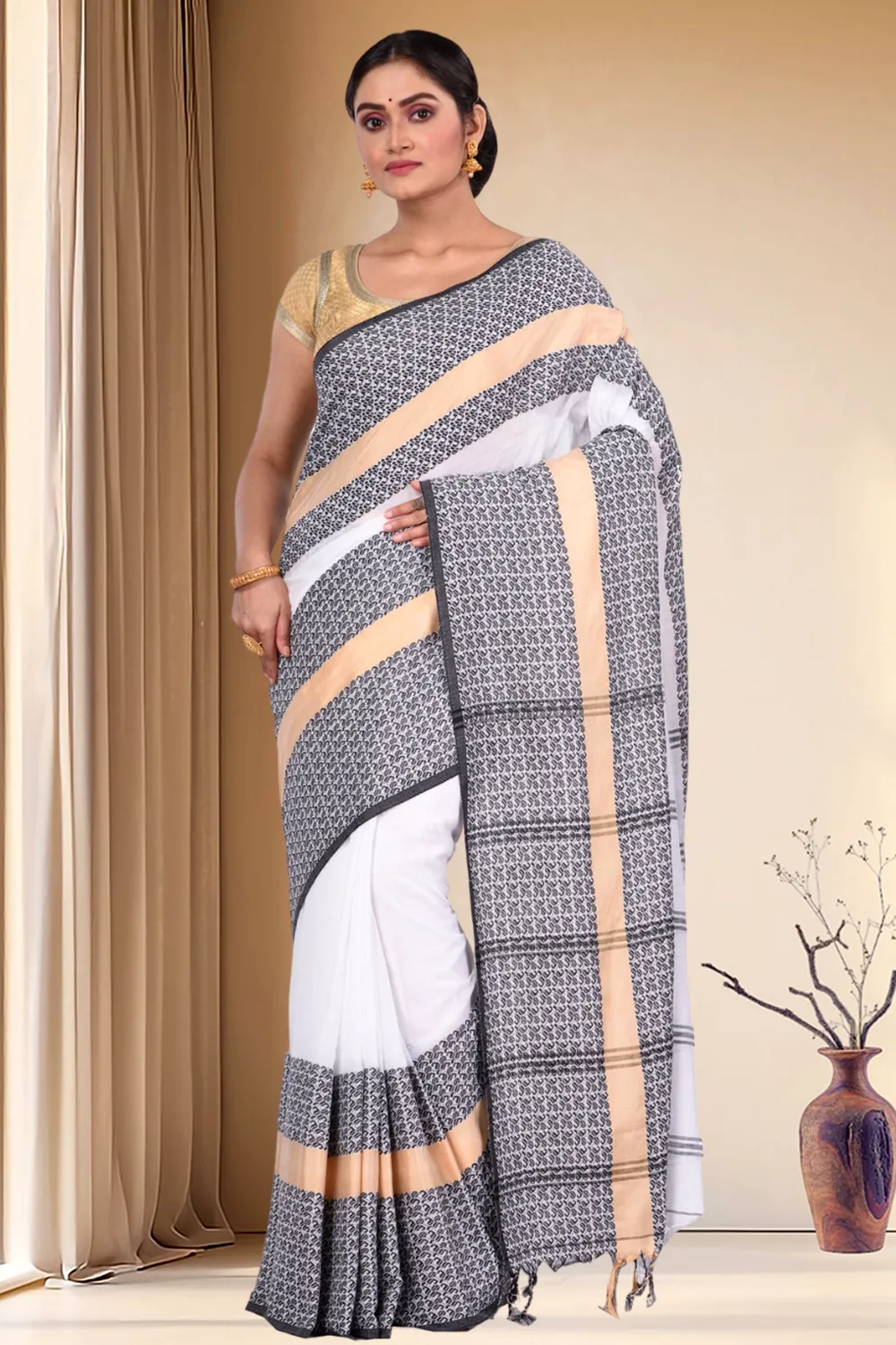 White Pure Cotton Souraovi_Hand Hand Loom Saree (675)
