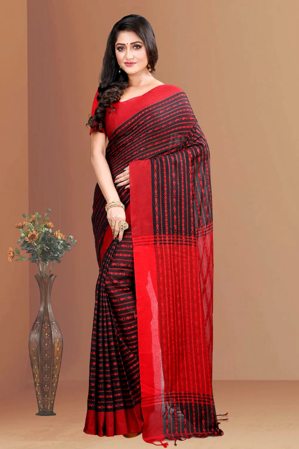 Black Maroon Pure Cotton Rohal Hand Loom Saree (8016)